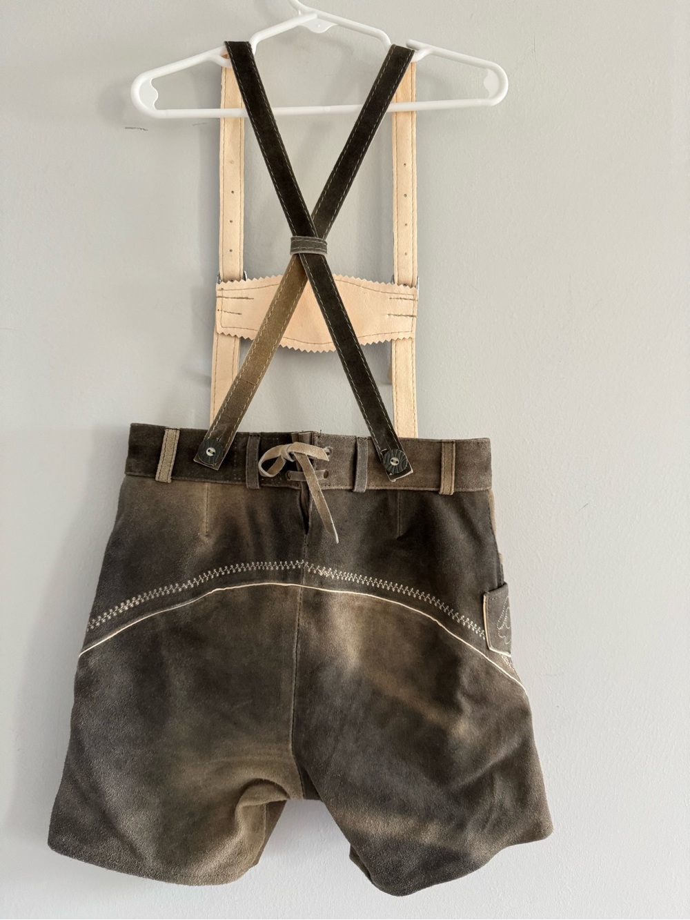 Authentic BONDI Isar-Trachten boys’ short Lederhosen with traditional suspenders - Picture 6 of 13